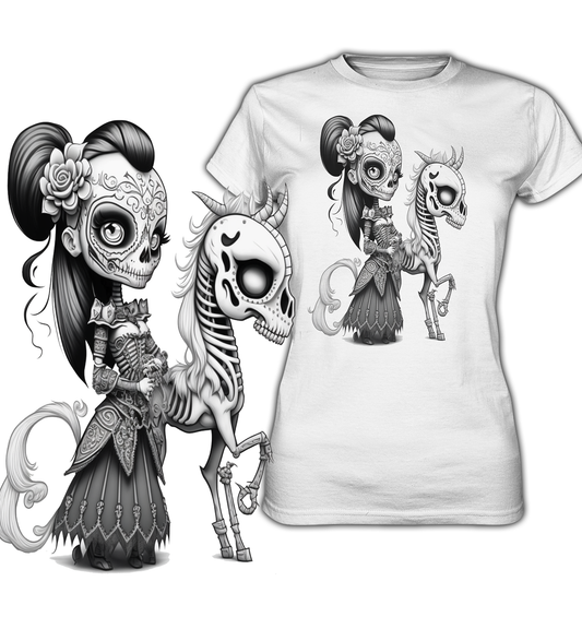 Weißes Shirt mit Gothic Lady und Skelettpferd, Motiv unten links vergrößert dargestellt