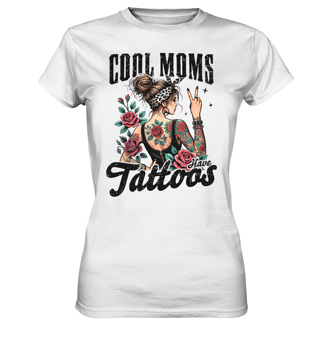 Damen T-Shirt in Weiß mit Statement-Spruch „Cool Moms Have Tattoos“ – figurbetont, Baumwolle, Vorderansicht