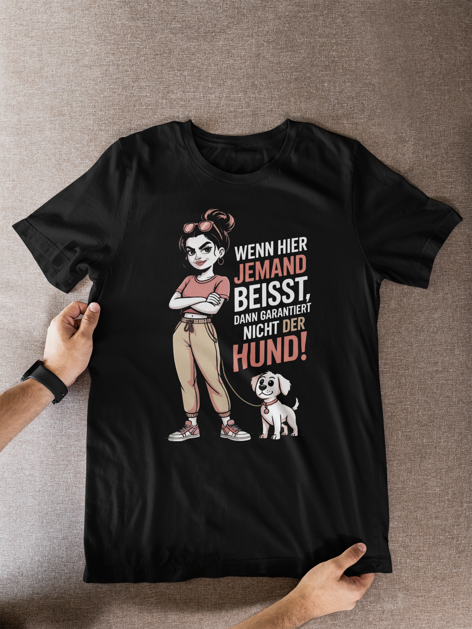 Schwarzes Shirt mit Print: "Wenn hier jemand beisst dann garantiert nicht der Hund", zwei Hände