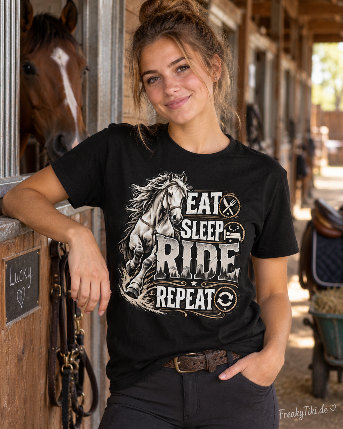 Eat Sleep Ride Repeat Reiter T-Shirt Pferde Shirt am Model
